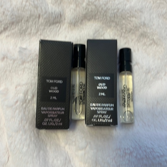 Tom Ford Oud Wood Duo (2ml x 2) - Picture 1 of 5